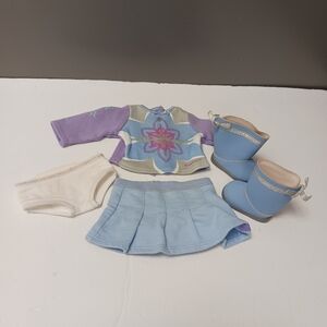 AmericanGirl I LikeYour Style MeetOutfit.TopHas2 Places At NeckThatNeedsAStitch.